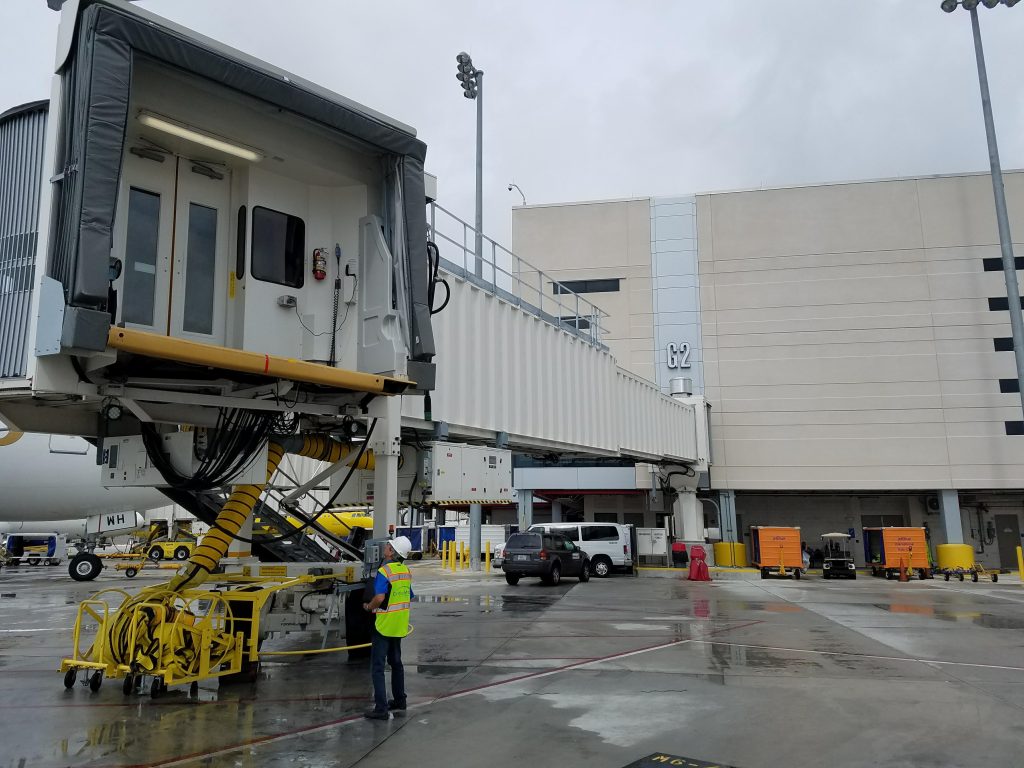 San Diego International Airport - 19 Passenger Boarding Bridge ...